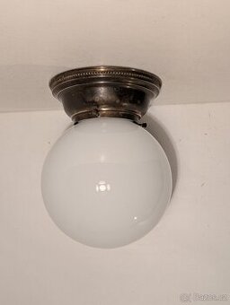 starý mosazný lustr stropnice bílé stínidlo