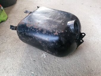 Predám nádrž na Jawa 555, 550