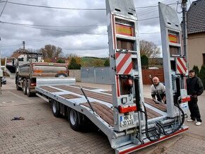 Přívěs na kompresor, vrtná souprava, harvestor, bagr,