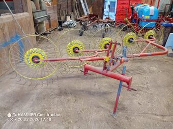 Paprskový shrnovač a obraceč sena