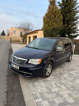 Lancia Voyager 2.8 CRD, automat, 7 míst