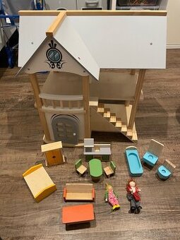 Domeček pro panenky dřevěný.