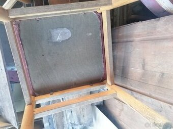 Retro dřevěné pevné židle