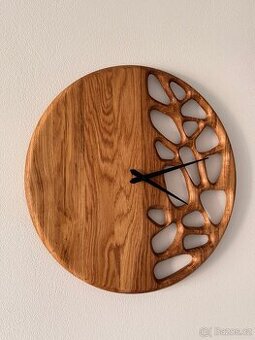 Luxusní hodiny z dubového masivu – Ruční výroba (40 cm)