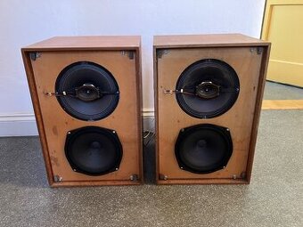 Reprobedny Tesla ARS 944