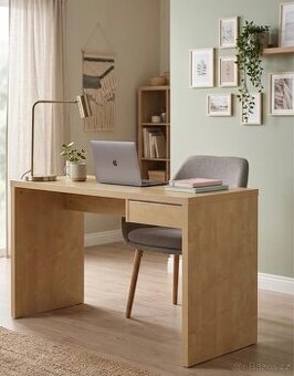 Psací stůl IKEA Malm – světlý dub