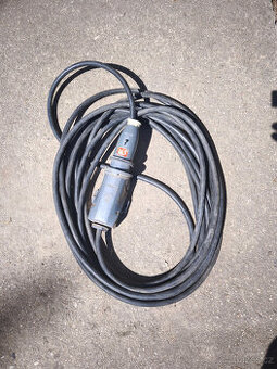 Silný gumový prodlužovací kabel na 380V délka 16M.Koncovky 4