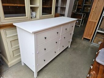Komoda Ikea Hemnes bílé mořidlo