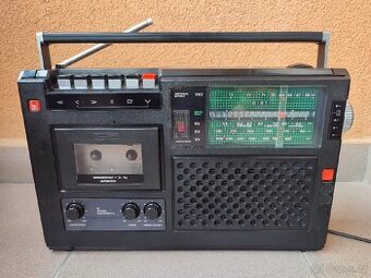 STERN-RADIORECORDER R4100.