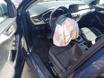 Prodám veškeré díly z vozidla Ford Focus MK4