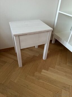 Noční stolek IKEA