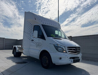 Mercedes-Benz Sprinter 519 mini ťahač - so spačkou