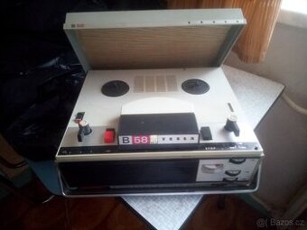 Magnetofon Tesla