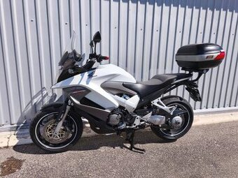 Honda VFR 800 X Crossrunner (2016) nádherný, VÝPRODEJ