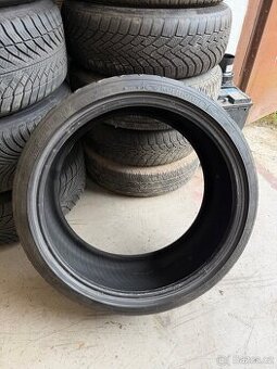 4x 235/35 ZR19