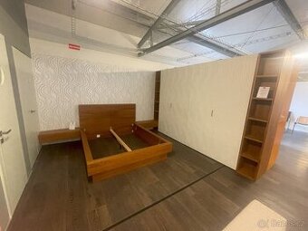 Postel 1600/2000 vč. nočních stolků