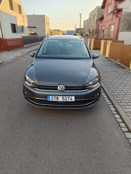 Golf Sportsvan 1,5 Tsi najeto jen 75tis km, full servis