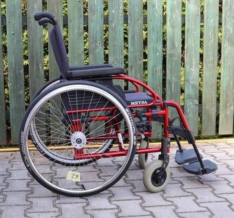 062-Mechanický invalidní vozík Meyra.