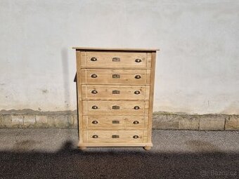 KRÁSNÝ STARÝ MANŽETNÍK - KOMODA PO RENOVACI