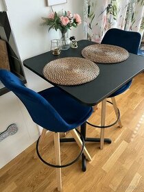 Pěkná sestava baroveho stolu se vysokými židlemi - 1