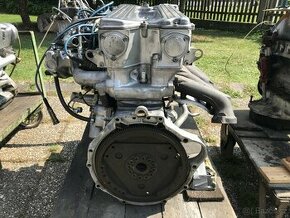 Motor Mercedes-Benz M 110.984 (985) – 2.8 R6