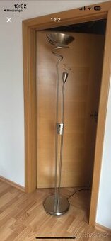 Stojací lampa