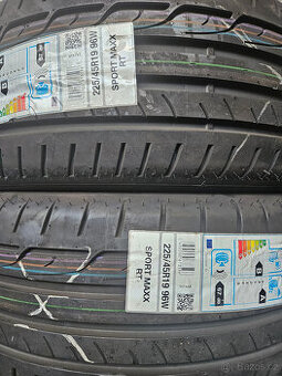 225/45R19 96W XL Sport Maxx RT DUNLOP
