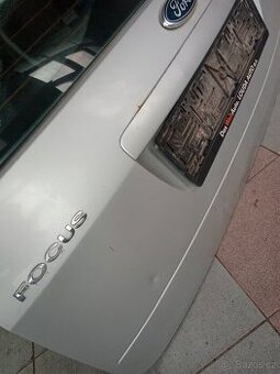 Páté dveře na ford focus II kombi