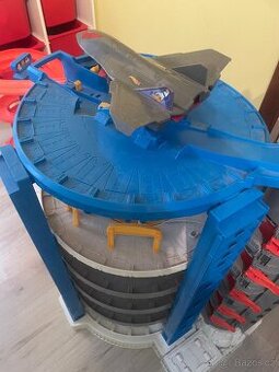 Hot wheels Ultimátní mega garáž - 1