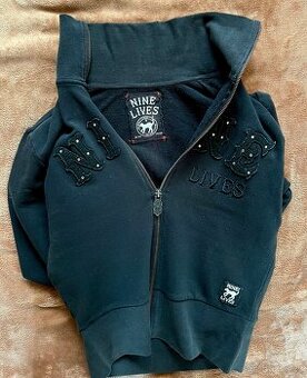 Stylová černá crop mikina na zip – téměř nová