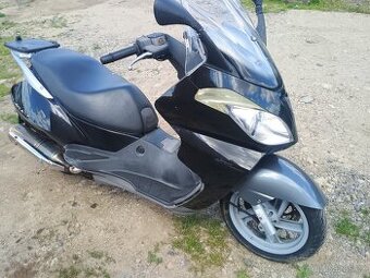 Aprilia atlantic 500
