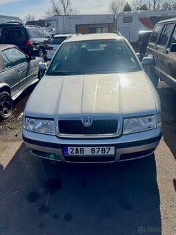 Škoda Octavia 1, rv 2001, poškozený motor