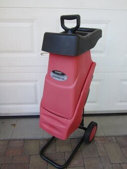 Zahradní štěpkovač