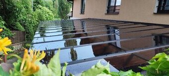 PLNÝ POLYKARBONÁT NA PERGOLU NEBO SKLENÍK
