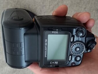 Blesk Nikon speedlight SB-700