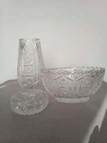 Broušená váza, mísa, popelník