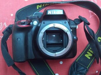 Prodám Nikon D3300 na díly