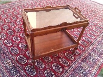 Neobarokní servírovací stolek