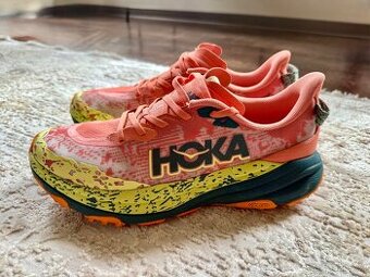 Trailové boty HOKA W Speedgoat 6, vel. 44 (28 cm)