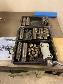 Zařízení na tvorbu závitu pro revolverové soustruhy TOS