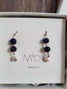 SELÉNÉ - Stříbrné náušnice, říční perla, láva