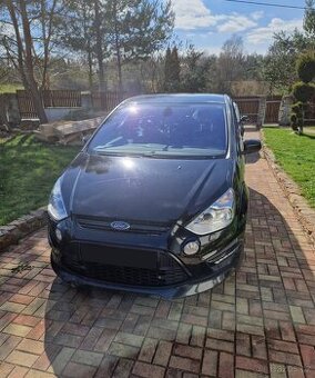 Pěkný SMax na splátky na IČ