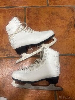 Brusle na led vel. 35 dívčí