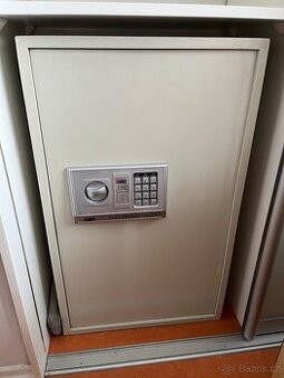 Trezor 46 x 75 x 37 (ŠxVxH)