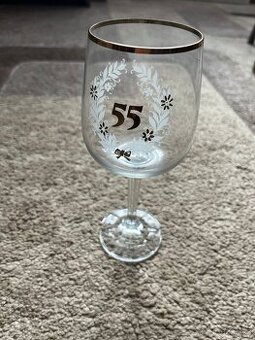 Sklenice s číslem 55