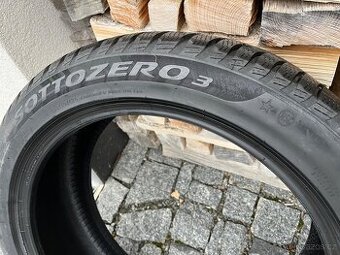 Prodám pneu Pirelli 245/45 R20 Sottozero 3 - zimní - 2 ks