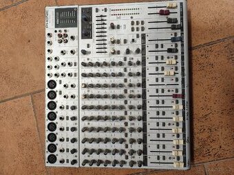 Mixážní pult Phonic + Splitter/Mixer Behringer