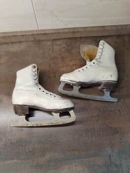 Dětské zimní lední brusle vel. 30