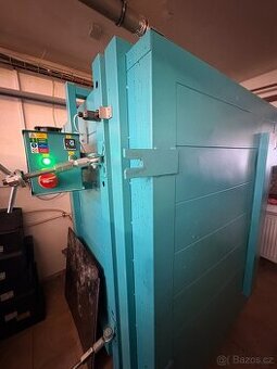 Vypalovací pece, gravírovací stroje, kartonáž