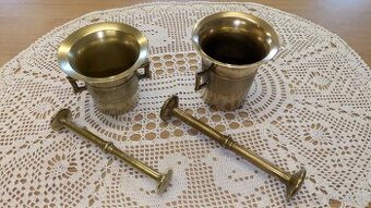 Krásný mosazný hmoždíř 2ks